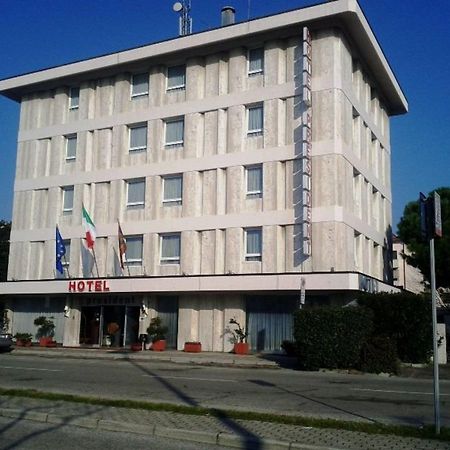 Hotel President Venezia เมสเตร ภายนอก รูปภาพ